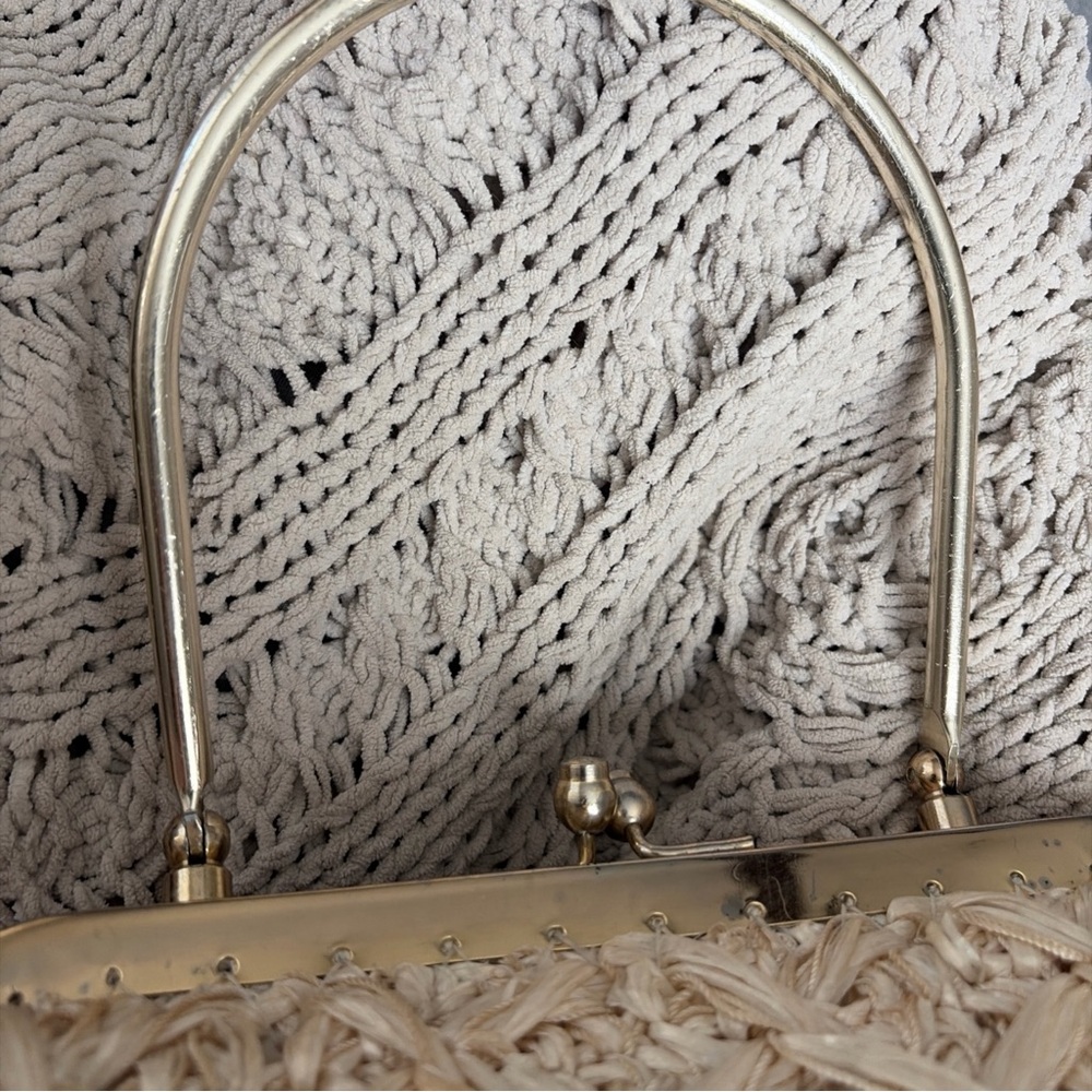 Vintage 1960’s straw raffia gold frame kiss lockWoven Straw Cream Top-Handle Bag - Picture 4 of 6